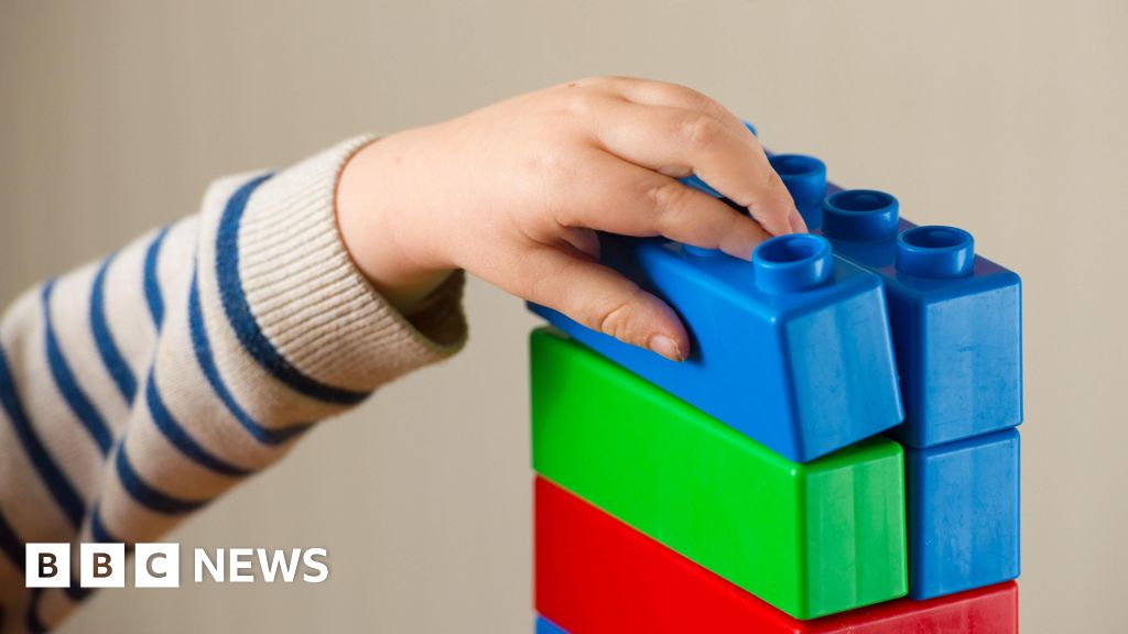 Labour pledges 100,000 new childcare places