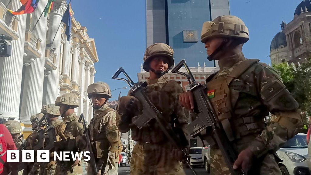 Soldiers surround presidential palace in attempted coup