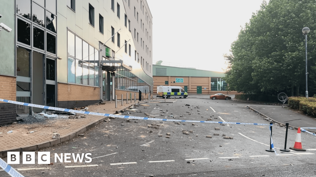 Tamworth: Work begins to ID Holiday Inn petrol bomb rioters